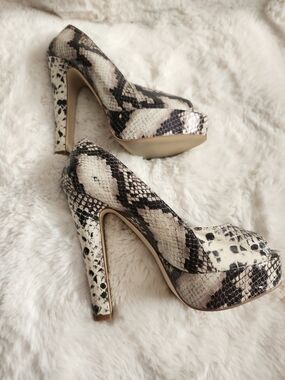 Steve Madden Snakeskin Platform Pumps in Black and Cream